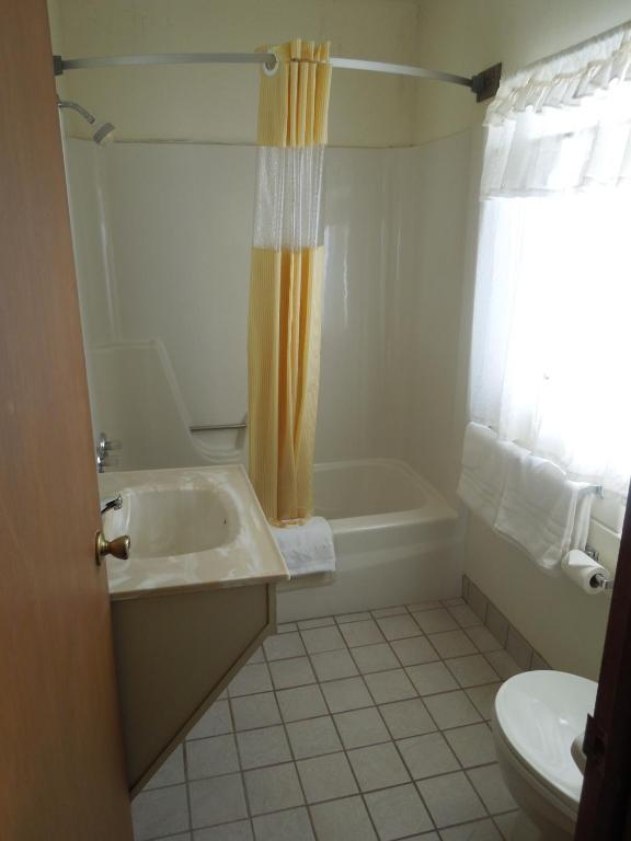 Days Inn ริเวอร์ตัน ภายนอก รูปภาพ
